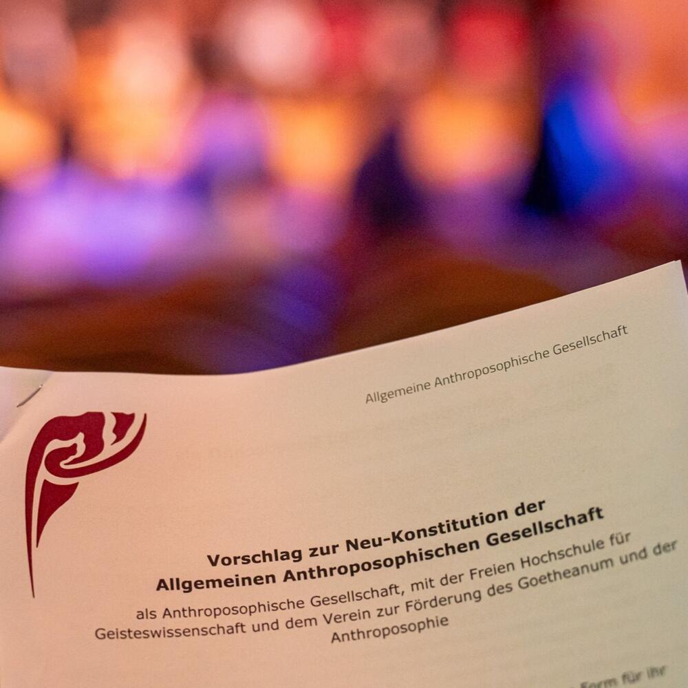 Mitglieder der Allgemeinen Anthroposophischen Gesellschaft diskutieren bis 2027 neue Statuten