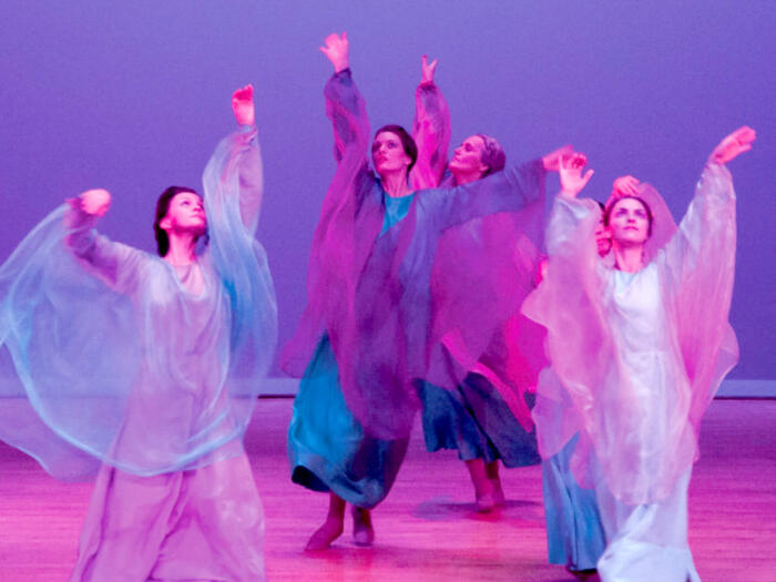 Eurythmie par la troupe de Spring Valley