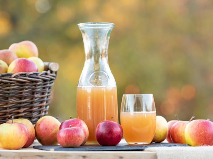 Naturtrüber Apfelsaft wirkt bis in den Darm