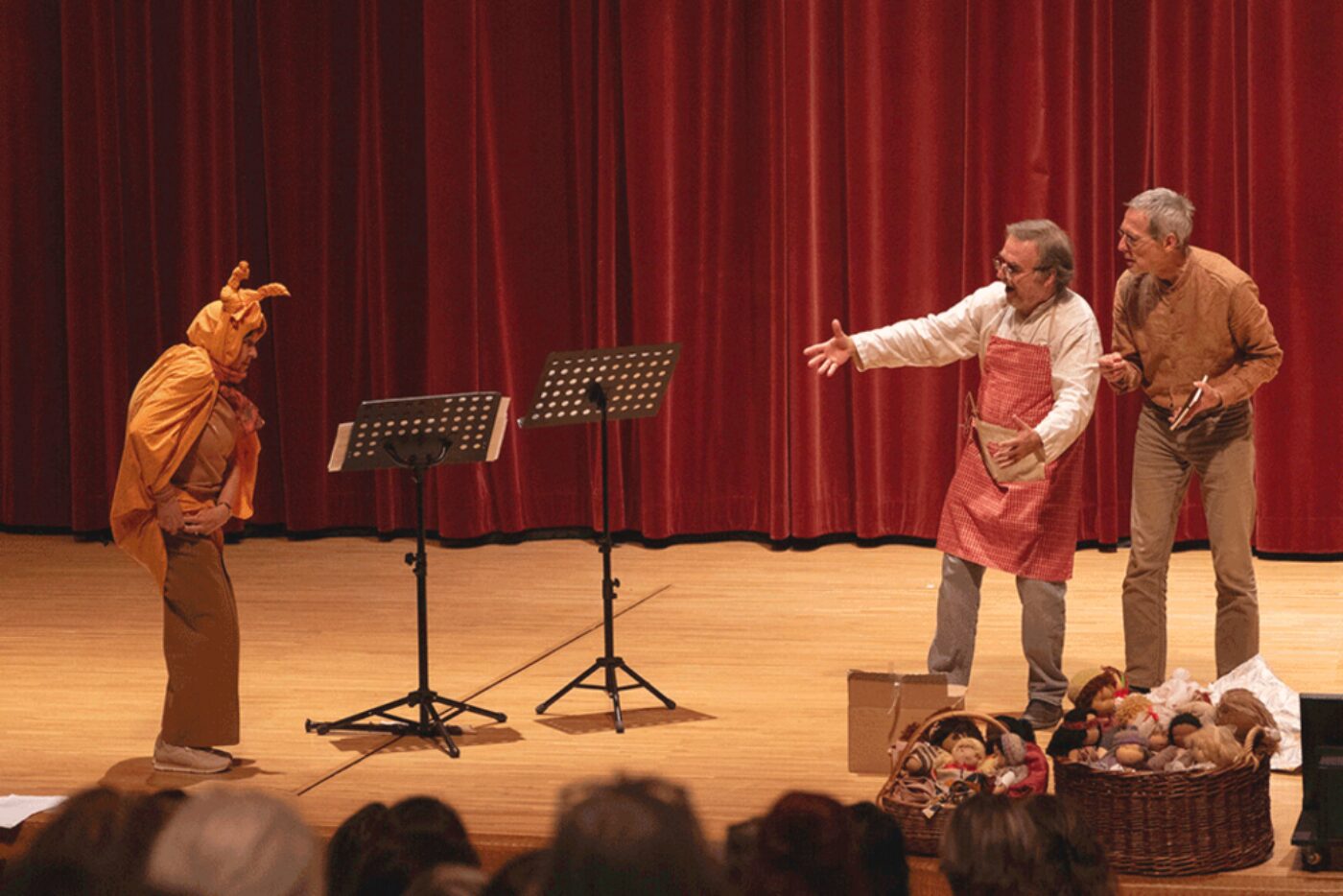 Jacqueline Walter-Baumgartner, Philipp Reubke and Alexander Morawitz (right) had us in stitches time and again. (Photo: Goetheanum/Xue Li)