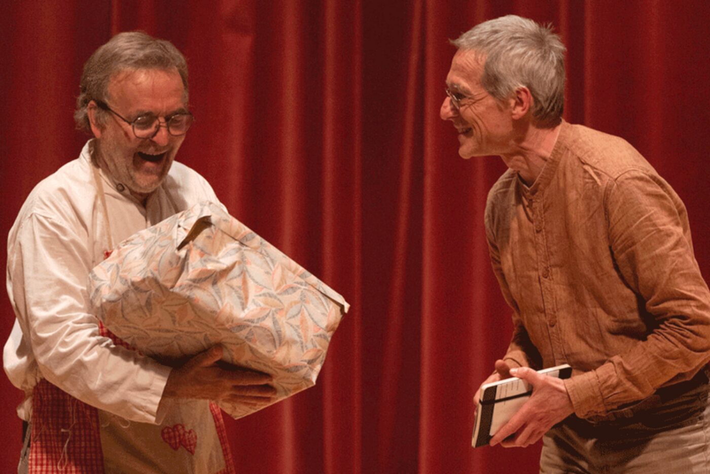 Does anyone remember what was in that parcel? (Photo: Goetheanum/Xue Li)
