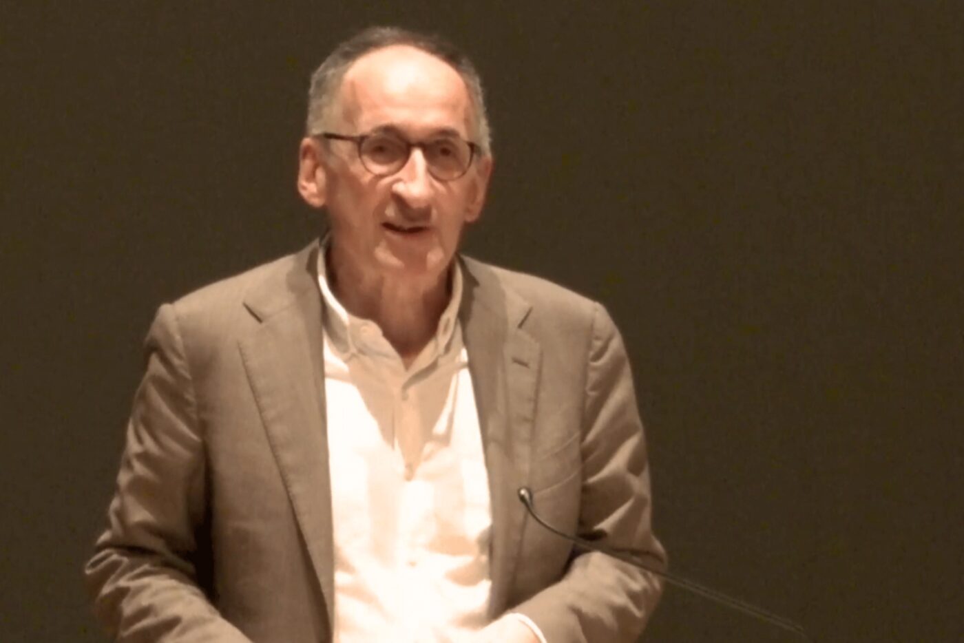 Thomas Fuchs and «the development of self-awareness between subjective and objective body»